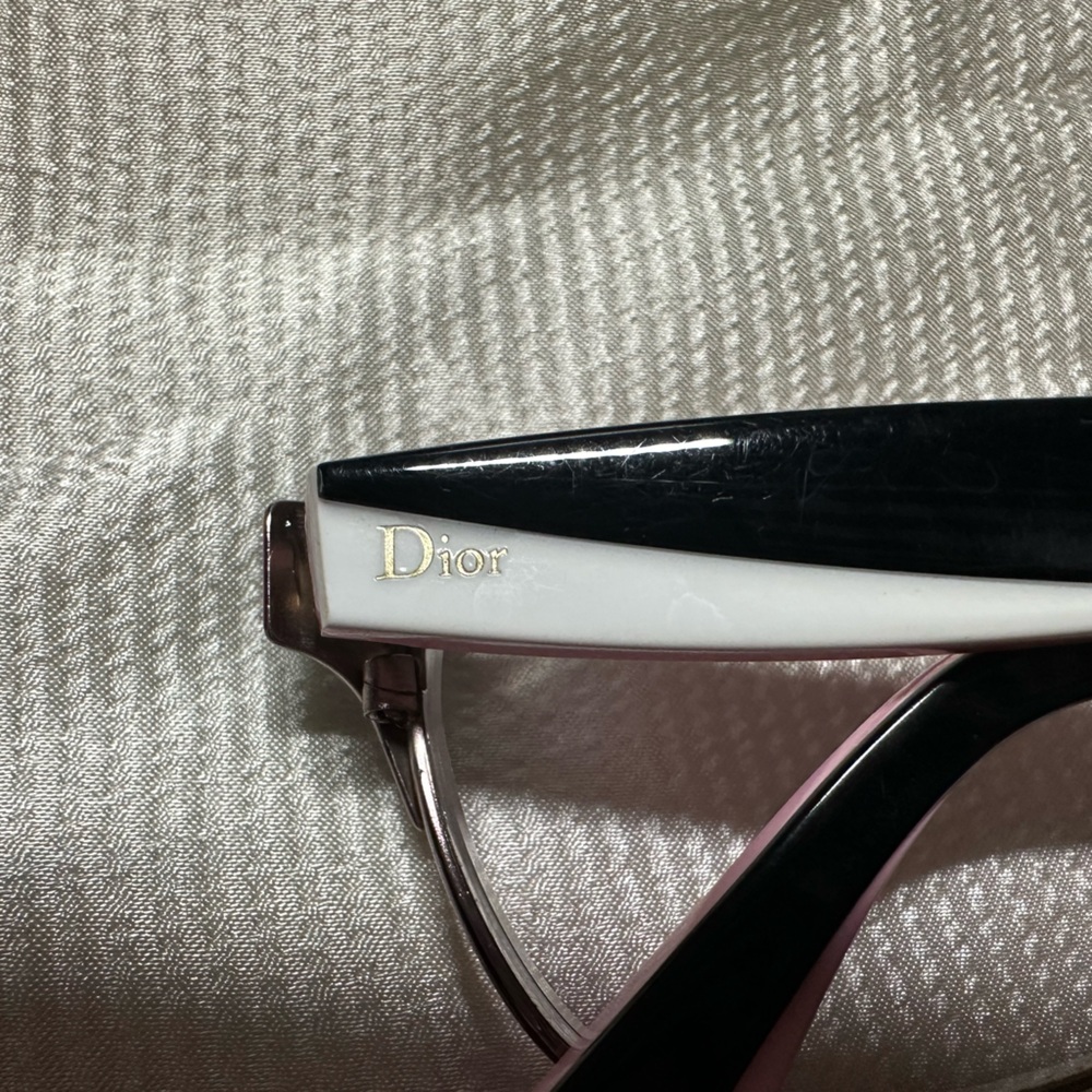 Pink Dior frame